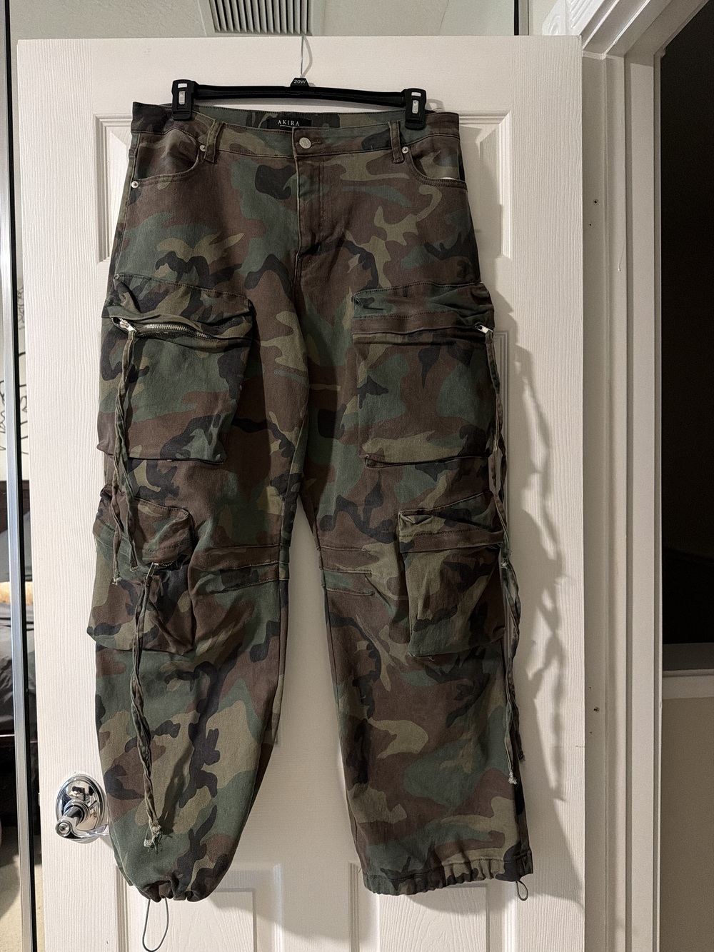 AKIRA TAKE ME DOWN CAMO CARGO PANT Size XLXL